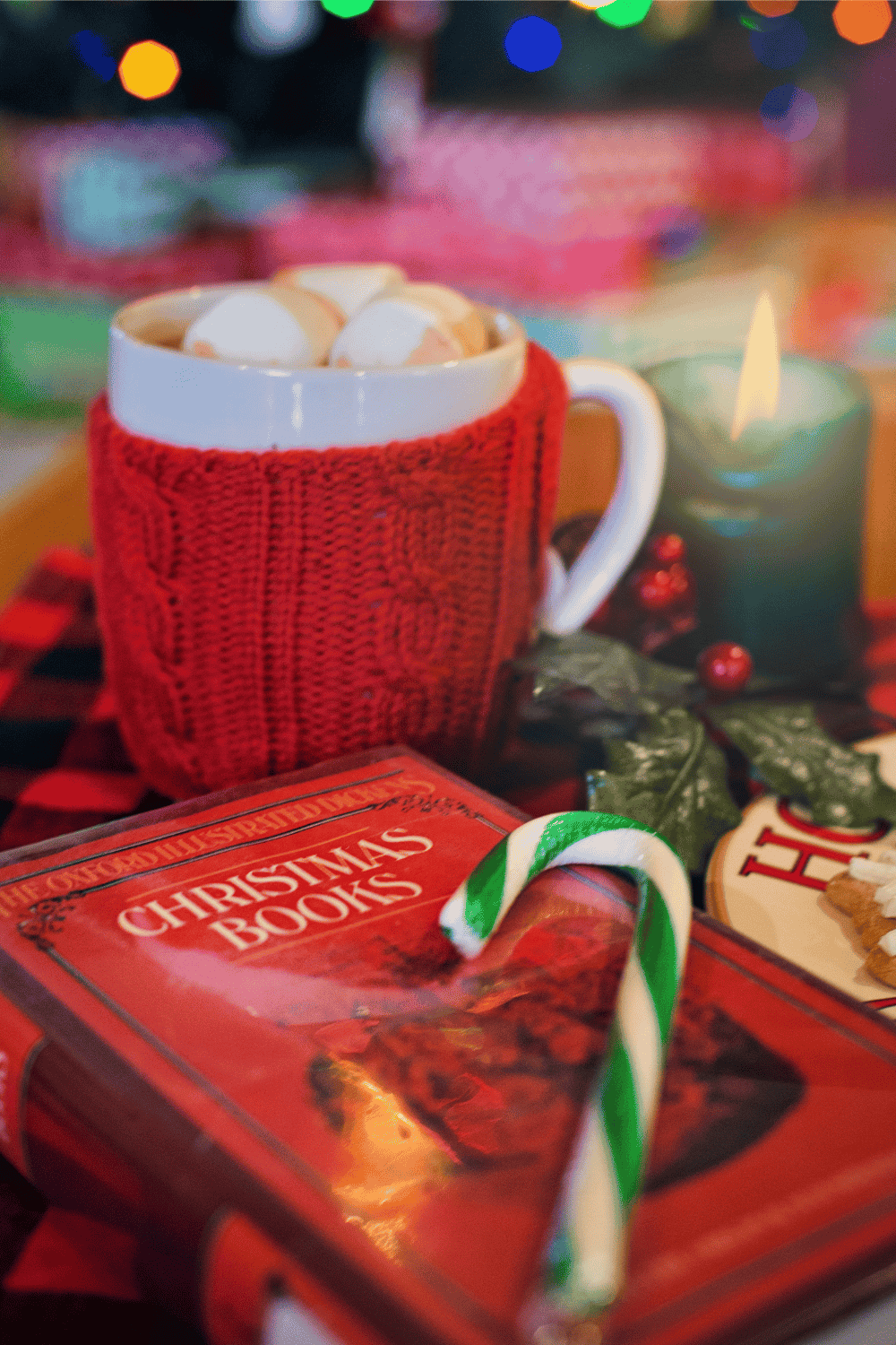 The 5 Best Holiday Scented Candles for A Cozy Home