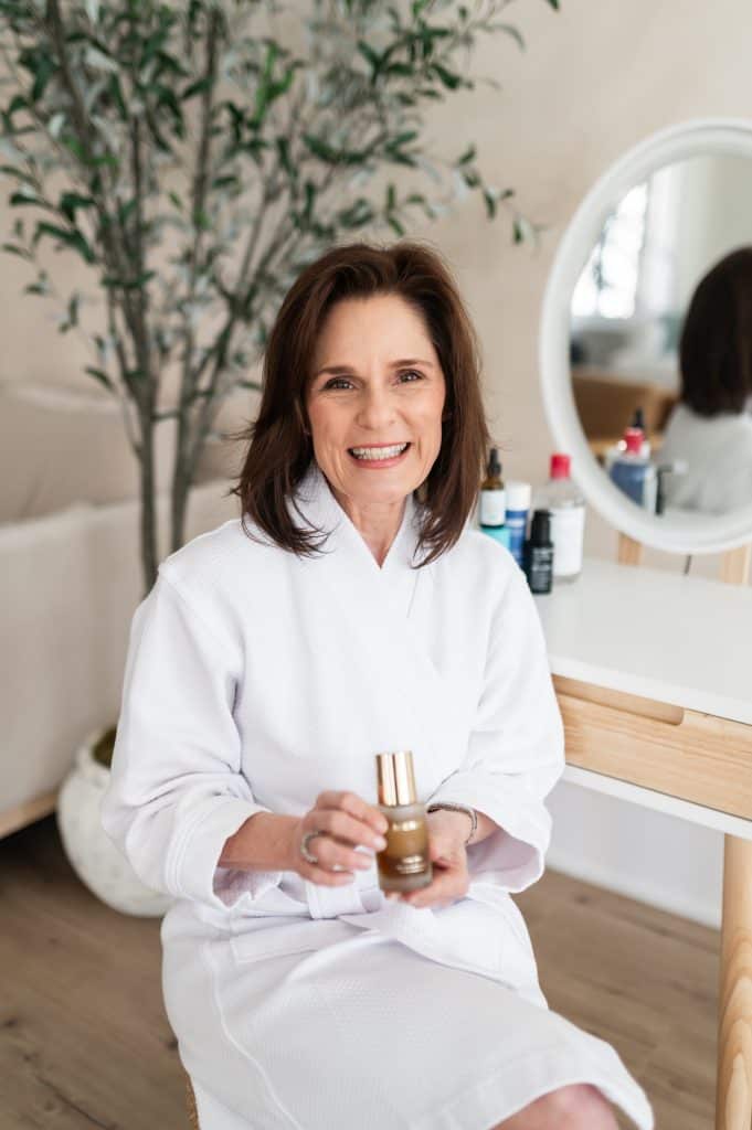 5-Minute Morning Skin Care Routine For Glowing Skin In Midlife